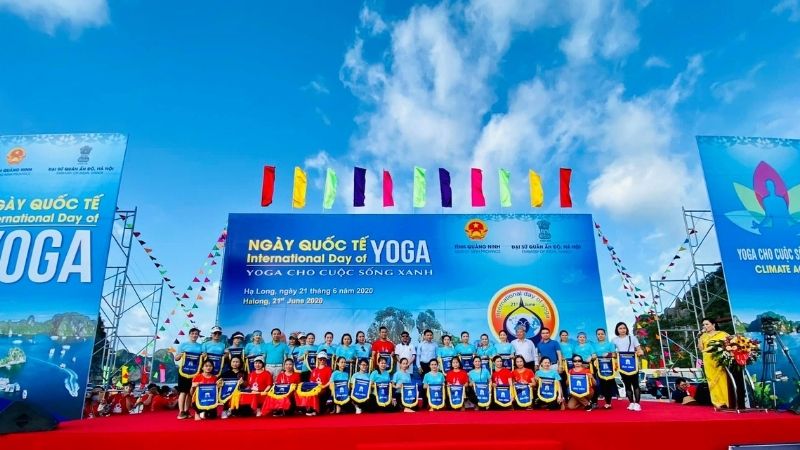 Quốc tế Yoga (IDY) Quốc tế Yoga (IDY)