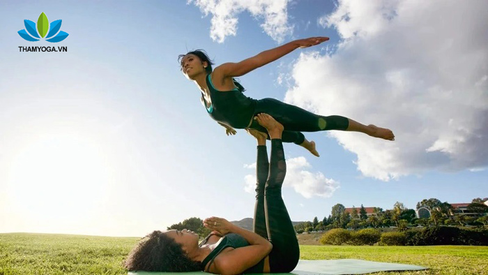 Tư thế Front Bird Pose